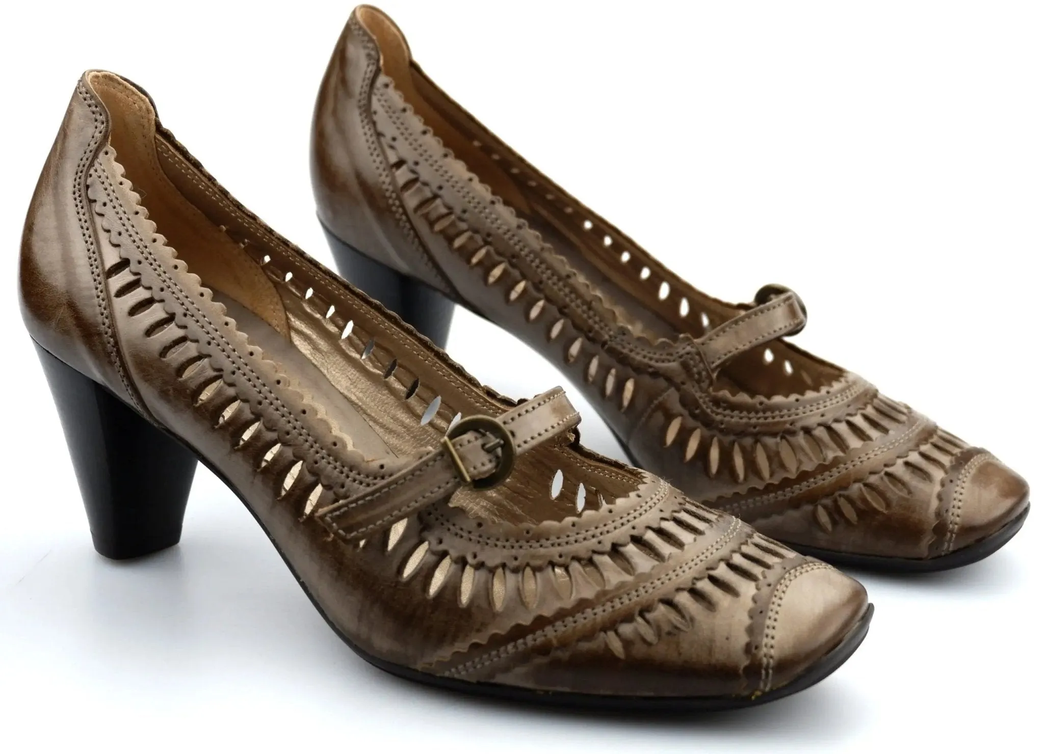 '85.280.73' women's perforated summer pump - Taupe