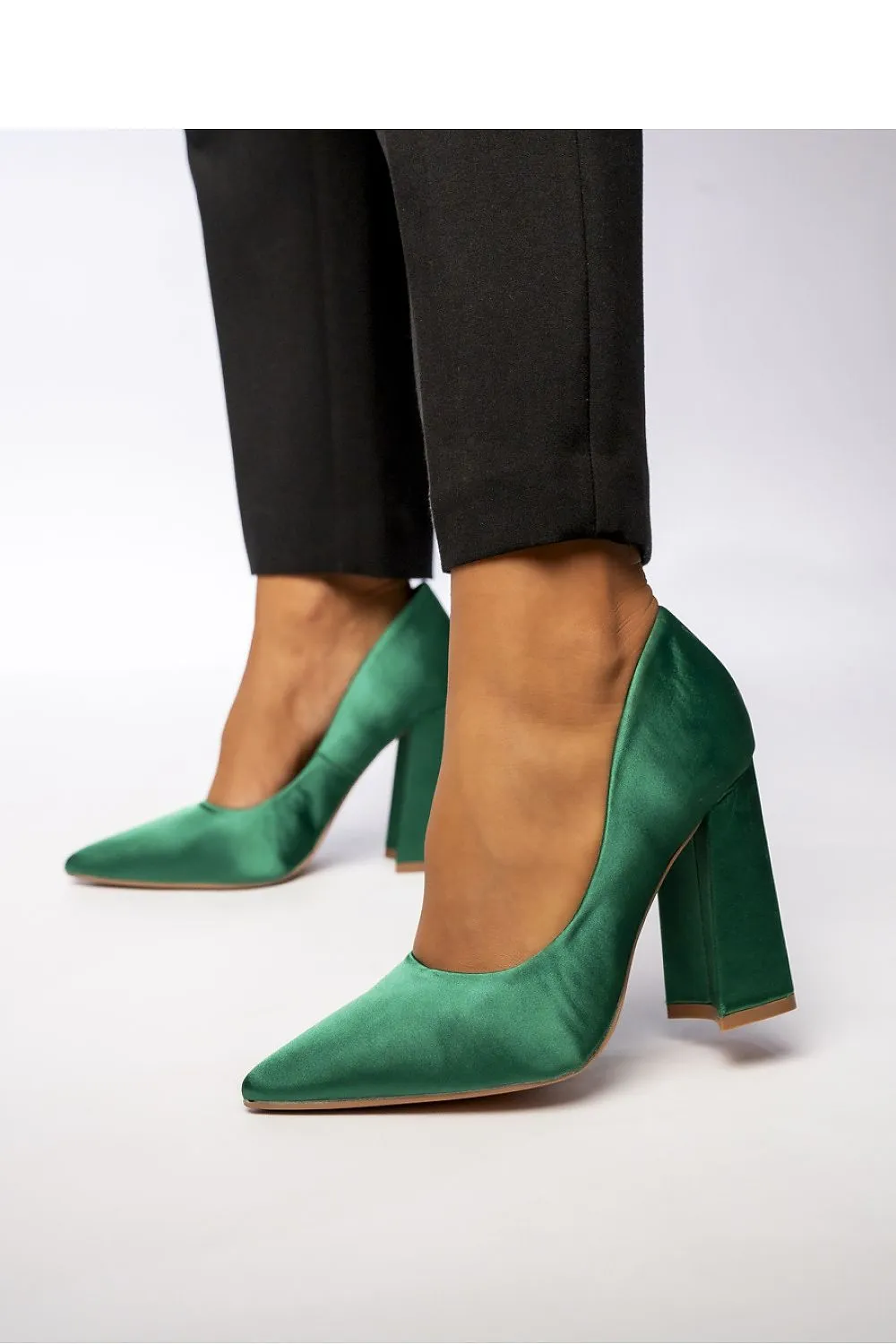 Block heel pumps