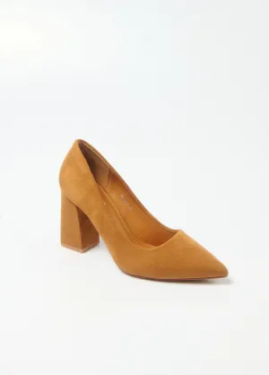 High heel pump with wide suede finish