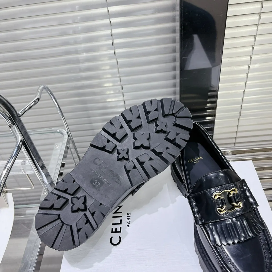 MARGARET CHUNKY LOAFER WITH FRINGES AND TRIOMPHE CHAIN IN POLISHED BULL BLACK
