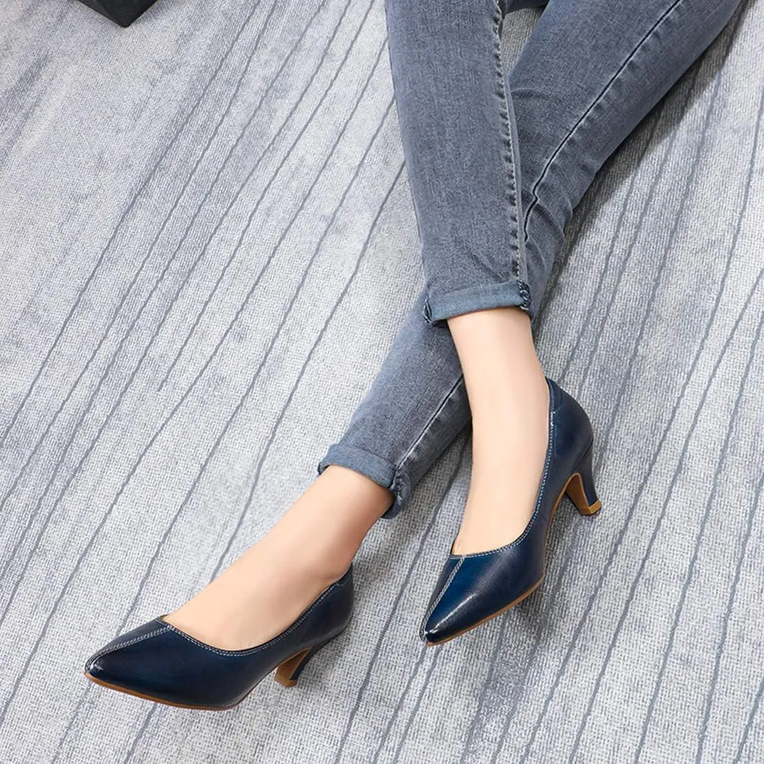 Mona flying Women's Leather Pump Med Heel Pointed Toe Office Dress Shoes for Ladies