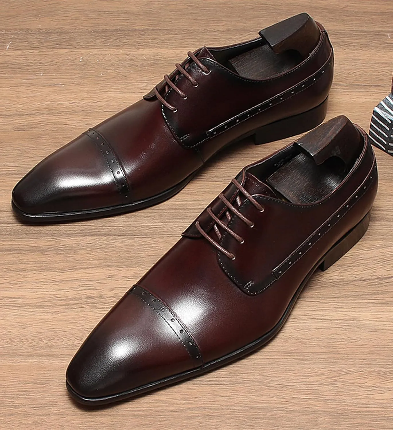 Santimon Men’s Leather Cap Toe Oxfords Dress Shoes – Lace-Up Brogue Formal Derby Shoes with Cushioned Insole & Slip-Resistant Sole for Business, Office & Wedding