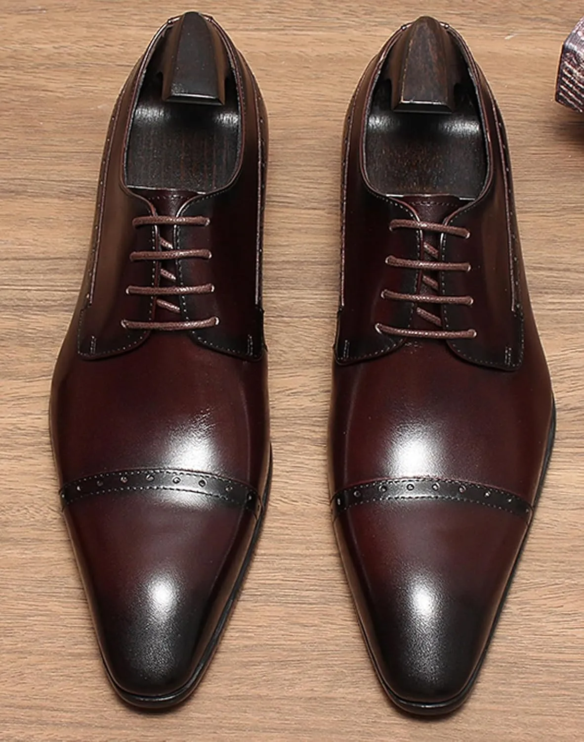 Santimon Men’s Leather Cap Toe Oxfords Dress Shoes – Lace-Up Brogue Formal Derby Shoes with Cushioned Insole & Slip-Resistant Sole for Business, Office & Wedding