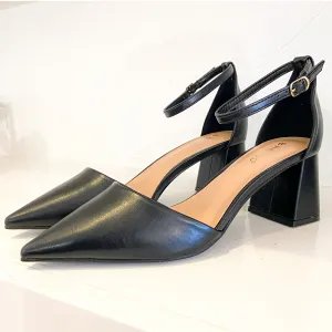 Starlike Black Pointed Toe Heel
