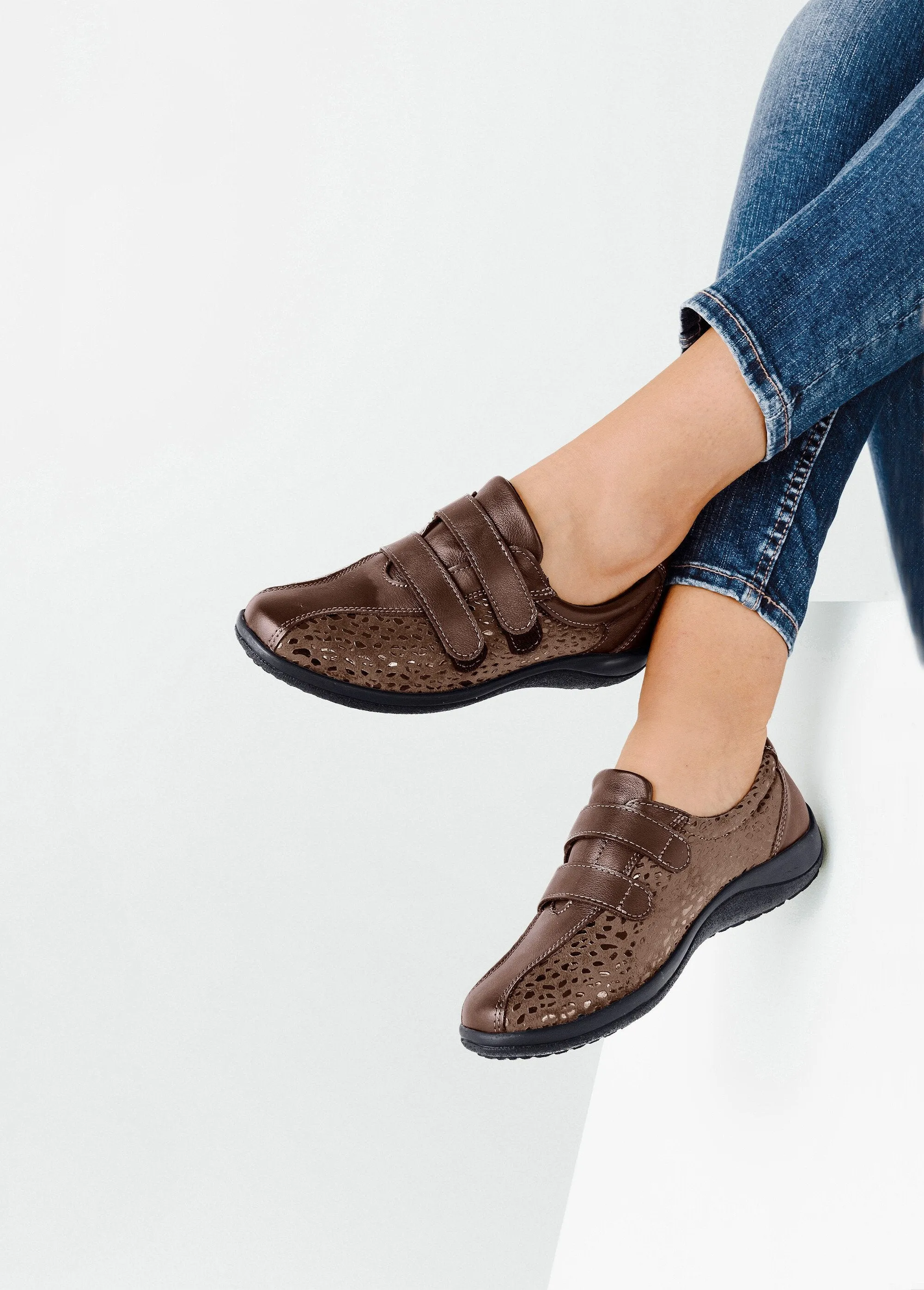 Wide leather derbies for sensitive feet