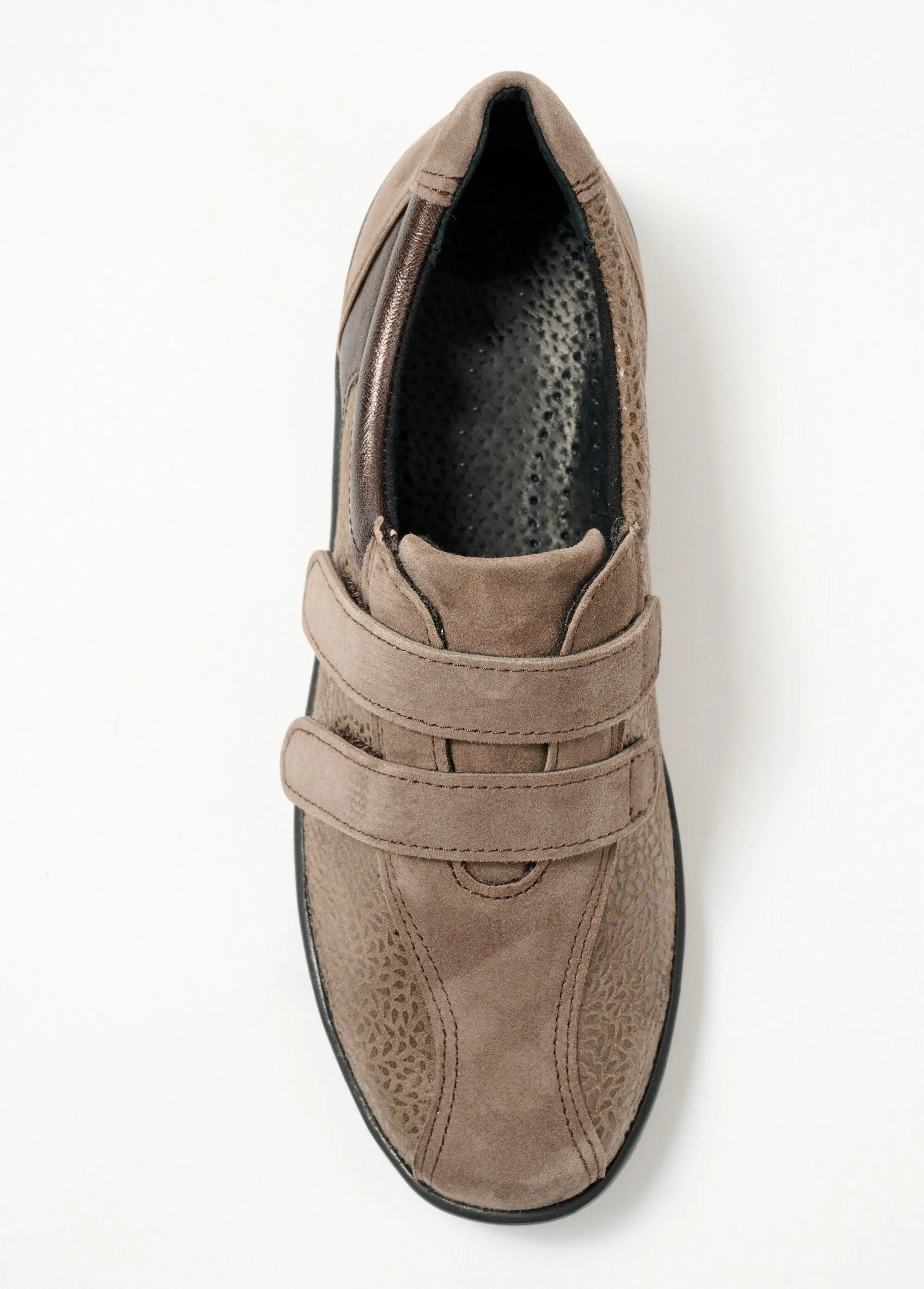 Wide leather derbies for sensitive feet
